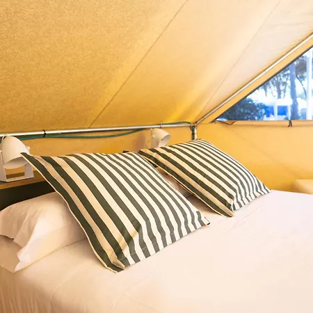 Holacamp Aran Aventura Camping Les
