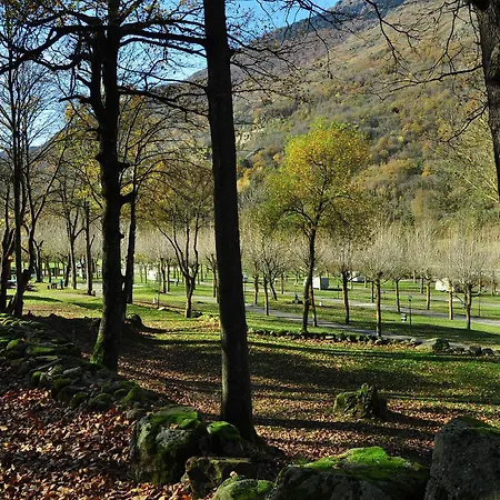 Holacamp Aran Aventura Camping Les