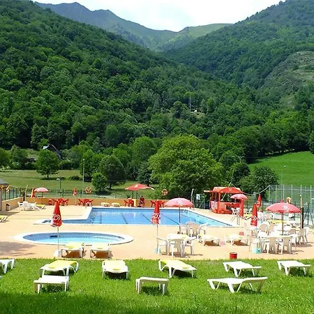 Holacamp Aran Aventura Camping Les