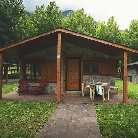 Holacamp Aran Aventura Campsite Les